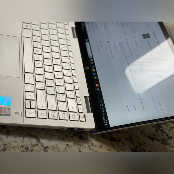 HP pavilion laptop 8GB RAM - Picture 7 of 8